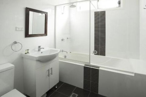 Lockhart Ave 76 - QLD Tourism 3