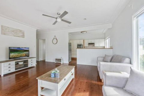 Mitchell Pde 71 Mollymook - QLD Tourism 5