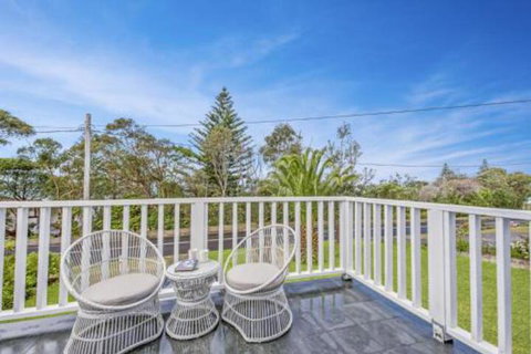 Mitchell Pde 71 Mollymook - QLD Tourism 4