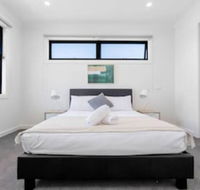 WoW Factorluxe 4BR Townhouseglen Waverley - Queensland Tourism