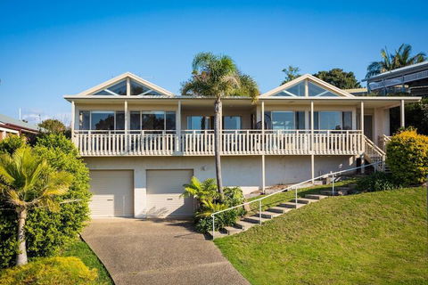 Pelican Lake Holiday House - Queensland Tourism 4