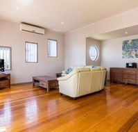 Beach House on Katherine Circuit - QLD Tourism