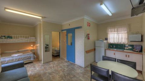 Dubbo Midstate Motor Park - Queensland Tourism 3
