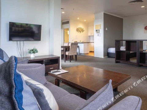 Highlander Apartments - QLD Tourism 6
