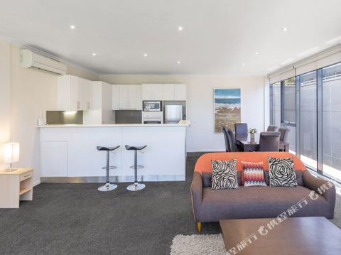 Highlander Apartments - QLD Tourism 3