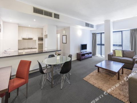 Highlander Apartments - QLD Tourism 5