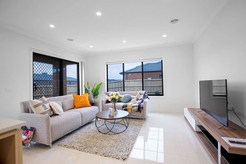 108spacious Point Cook Estate4br2btdoublegarage - Queensland Tourism 7