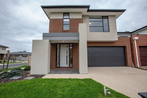 108spacious Point Cook Estate4br2btdoublegarage - Queensland Tourism 2
