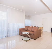 Spacious And Cozy Zetland Apartment - Queensland Tourism