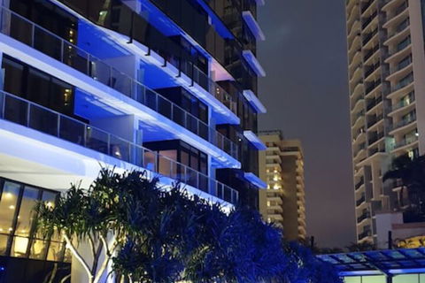 Circle On Cavill Luxury 2 Bedroom Ocean Views - Queensland Tourism 7