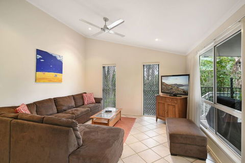 Beach Affair - 10 Callitris Crescent - Queensland Tourism 3