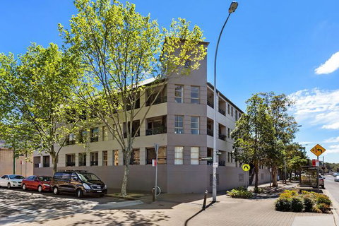 Woolloomooloo Modern Apartment 12 BRK - QLD Tourism 1