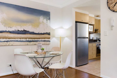 Woolloomooloo Modern Apartment 12 BRK - QLD Tourism 4