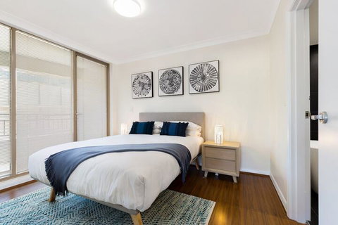 Woolloomooloo Modern Apartment 12 BRK - QLD Tourism 5