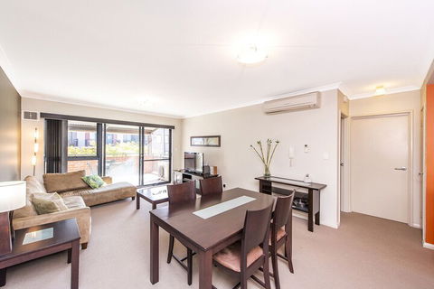 Subiaco Emporium Apartment - QLD Tourism 5