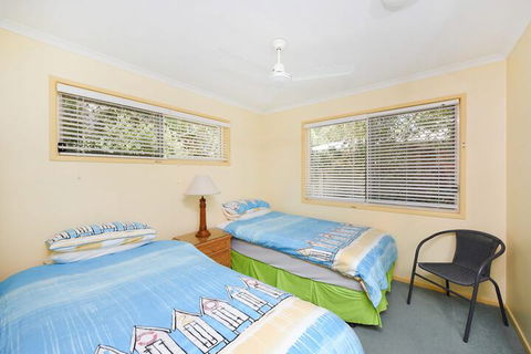 Sunbright 2/5 Petrel Street - Queensland Tourism 4