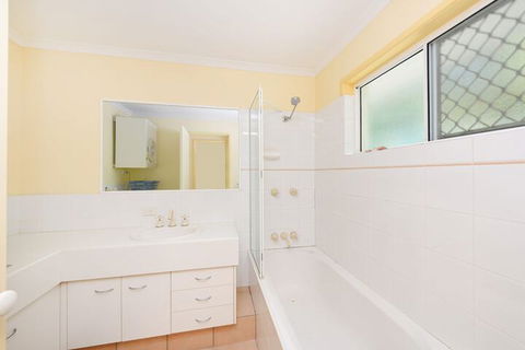 Sunbright 2/5 Petrel Street - Queensland Tourism 5