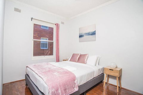 Vibrant And Colorful Apartment In Dollspoint - Queensland Tourism 6