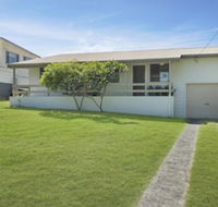Baileys Beach house - QLD Tourism