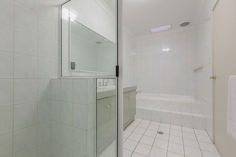The Burswood Townhouse - Queensland Tourism 5