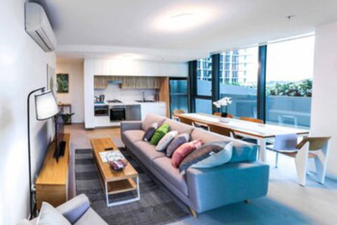 Incredible Riverside Apartment In Brisbane - QLD Tourism 0