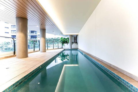Incredible Riverside Apartment In Brisbane - QLD Tourism 3