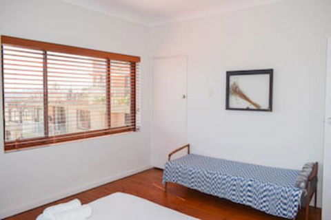 2 Bedroom Apartment With Ocean Views - QLD Tourism 0