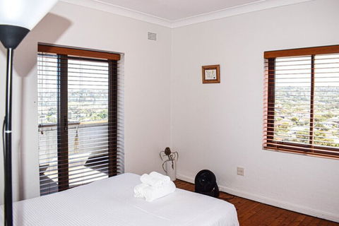 2 Bedroom Apartment With Ocean Views - QLD Tourism 3