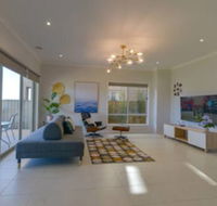 Luxury Waterfront Grand Villa in Melbourne - Queensland Tourism