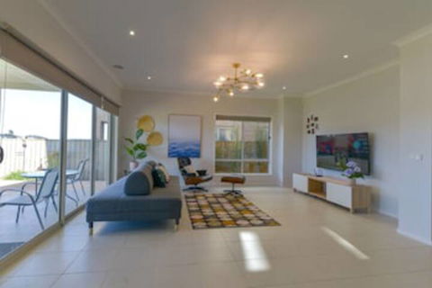 Luxury Waterfront Grand Villa In Melbourne - Queensland Tourism 0