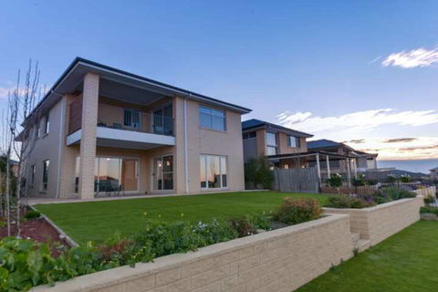 Luxury Waterfront Grand Villa In Melbourne - Queensland Tourism 4