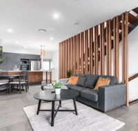 Manhattan Terrace House - Queensland Tourism