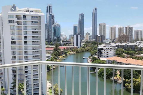 Comfortable 2 Bedroom Apartment With River Views - Queensland Tourism 7