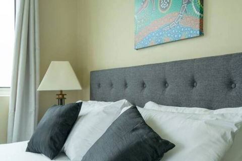 Comfortable 2 Bedroom Apartment With River Views - Queensland Tourism 4