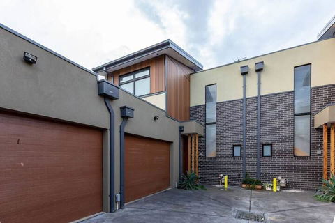 Impressive & Spacious New Townhouse@preston - QLD Tourism 1