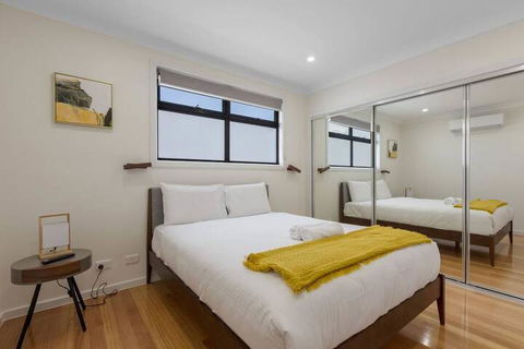 Impressive & Spacious New Townhouse@preston - QLD Tourism 4
