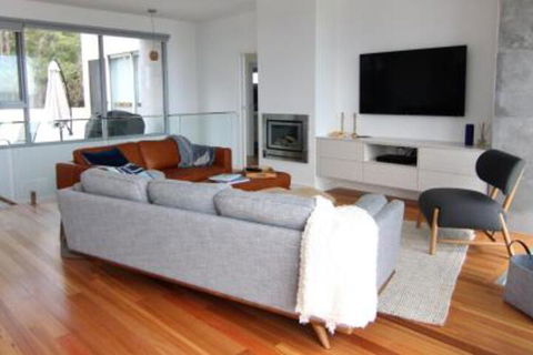 BEACHHOUSE BINALONG Luxury Waterfront Holiday House At Bay Of Fires - QLD Tourism 5