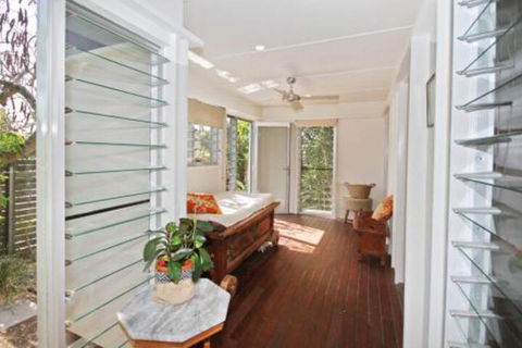 13 Ann Street Coolum Beach Pet Friendly Linen Included - Queensland Tourism 3