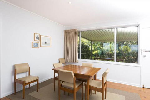 Beach Cottage - Queensland Tourism 7
