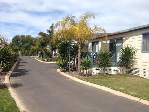 Sail & Anchor - Queensland Tourism 1