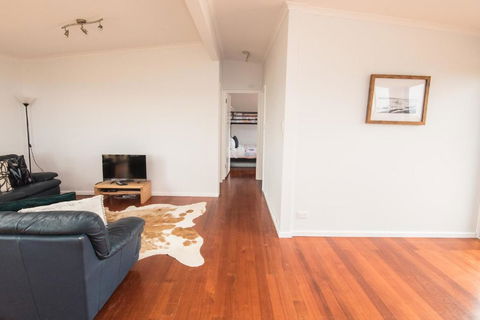 Ocean View Getaway - Queensland Tourism 2