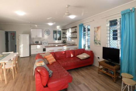 Kennedy Cottage - Queensland Tourism 4