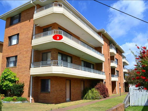 Villa Capri 3 Just A Hop Skip & Jump To Bowling Club - Queensland Tourism 3