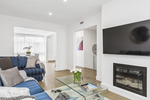 BOUTIQUE STAYS - Brighton By The Sea - QLD Tourism 6