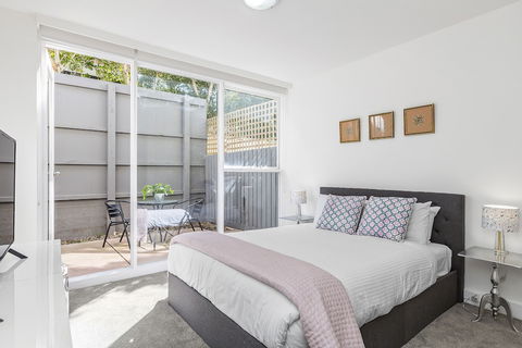 BOUTIQUE STAYS - Brighton By The Sea - QLD Tourism 2