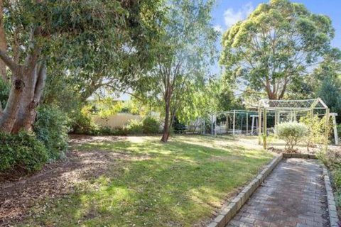 GUMS & ROSES Family Home In The Heart Of Town. - Queensland Tourism 0