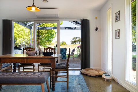 Wayward Cottage - QLD Tourism 6