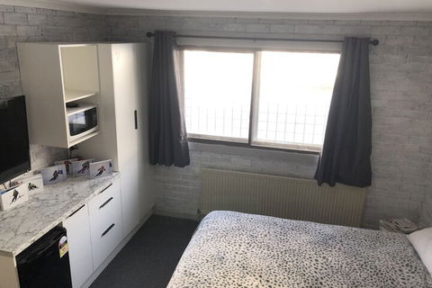 Hotham 1 Bed Apt 15 Available - QLD Tourism 2