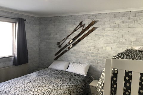 Hotham 1 Bed Apt 15 Available - QLD Tourism 6