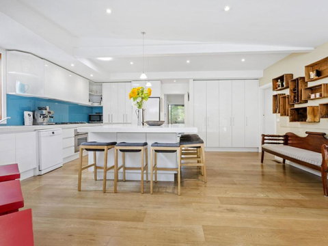 BIRDSONG MORNINGTON - QLD Tourism 2